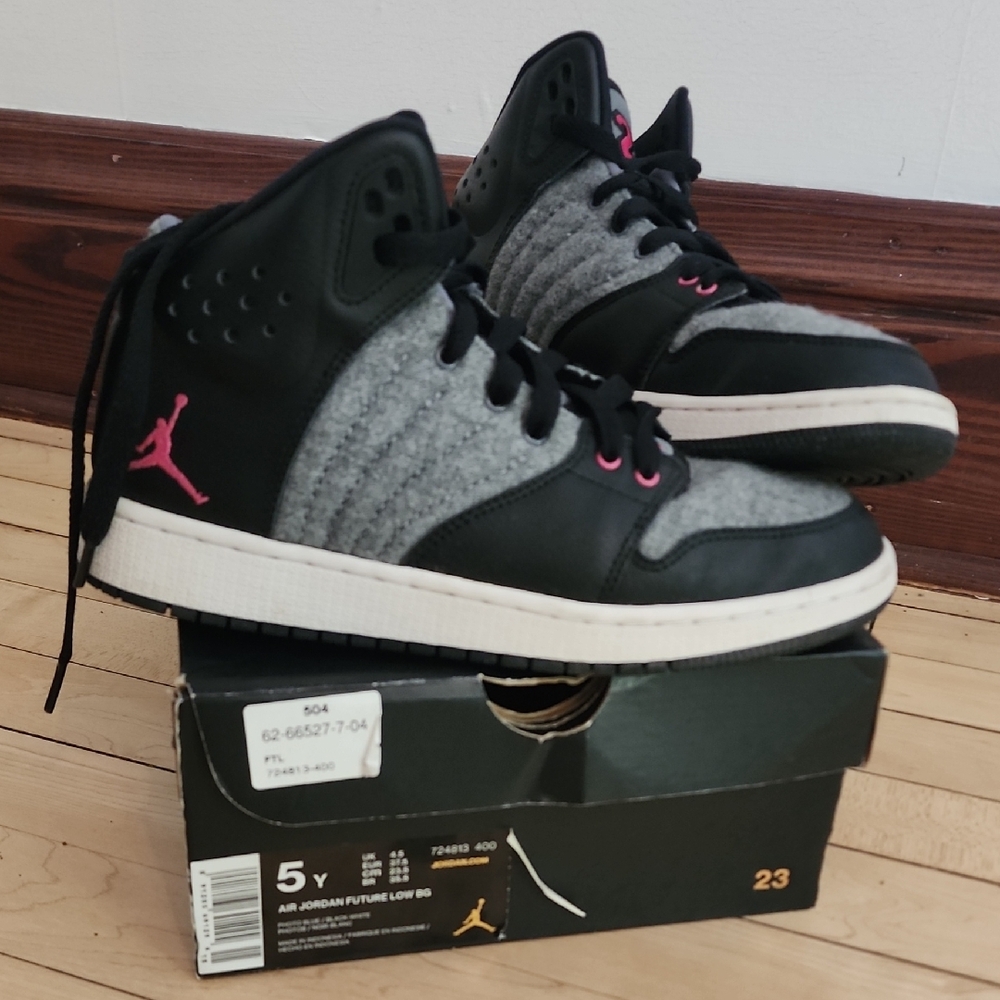 Pre-owned Air Jordan 1 Flight 4 Size 5Y